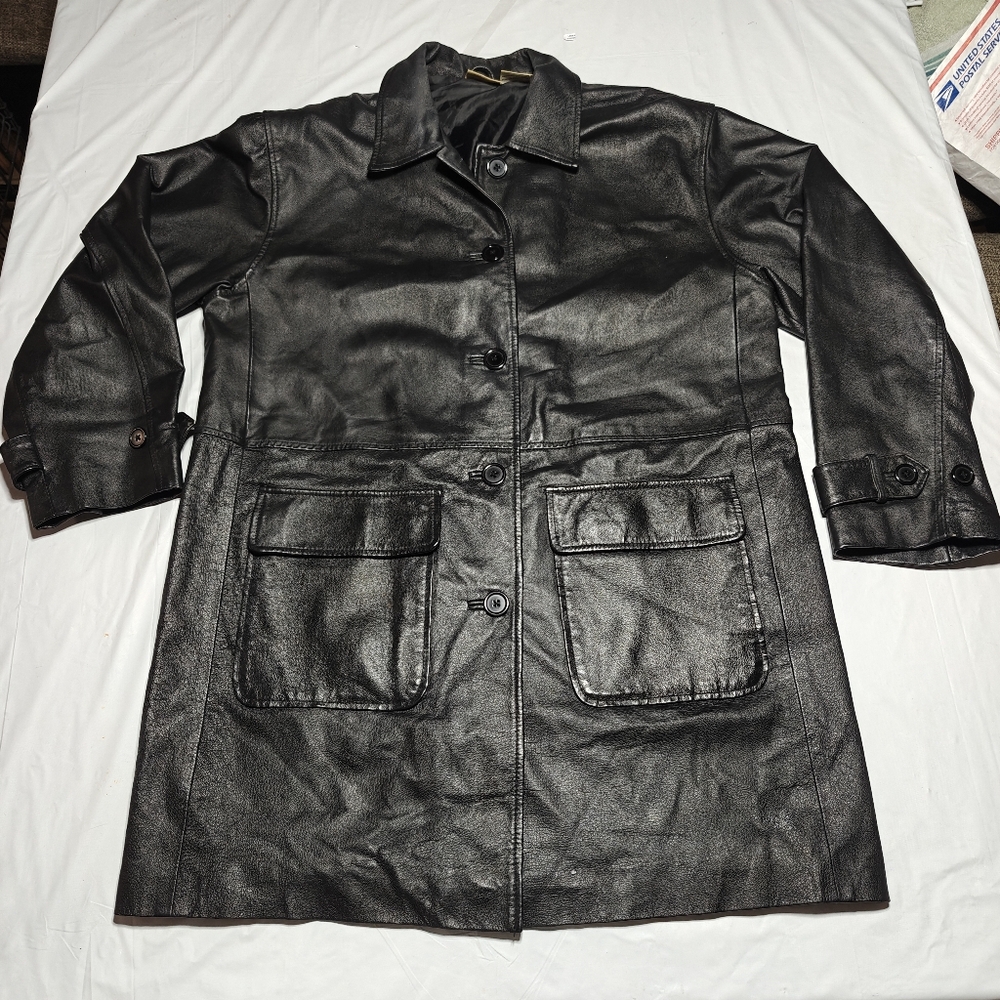 Vintage Newport News easy style Black Leather Jacket  Size Medium